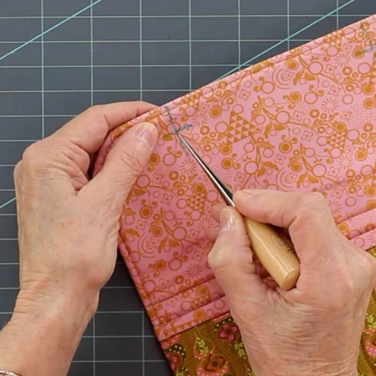 Extra Sharp Awl – Paisleys Quilt Shop